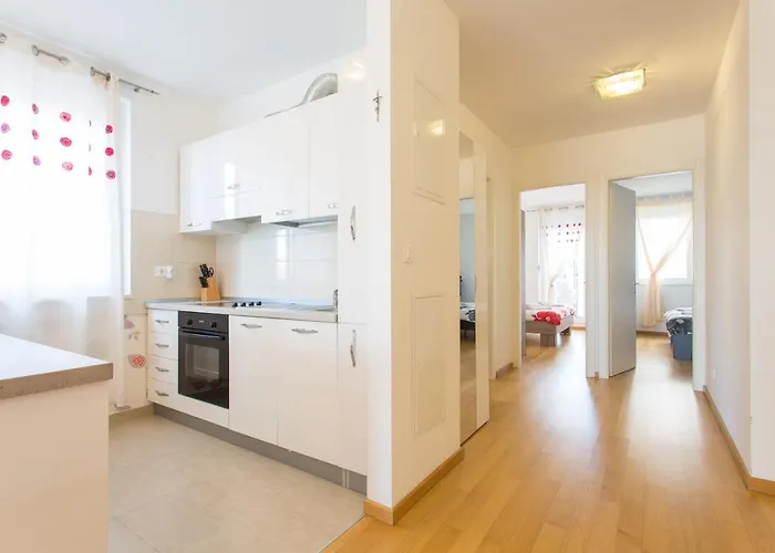 Apartments Arijana Free Private Garage And Sea View شقة سبليت