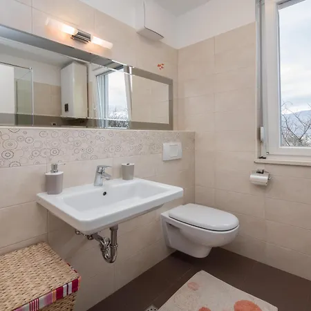 Arijana Free Private Garage Daire