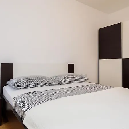 Daire Arijana Free Private Garage Split