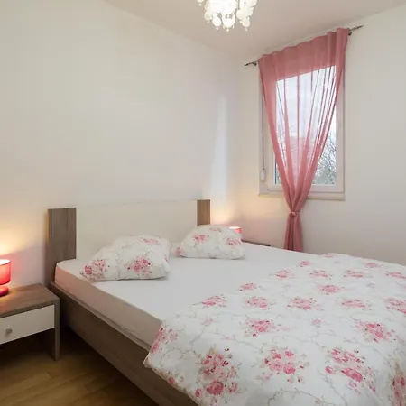 Arijana Free Private Garage Daire