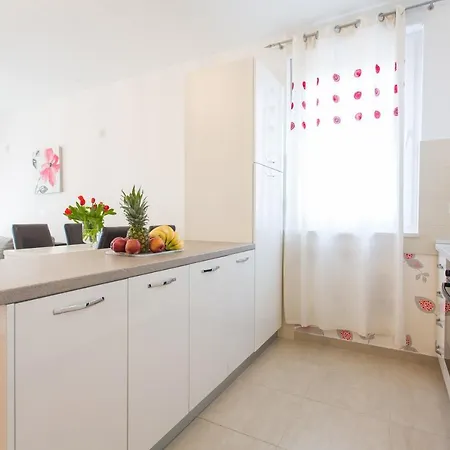 Arijana Free Private Garage * ספליט