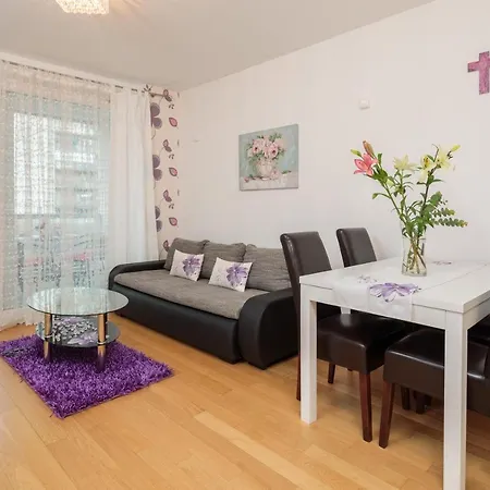 Arijana Free Private Garage سبليت