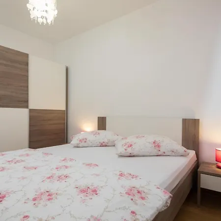 Arijana Free Private Garage