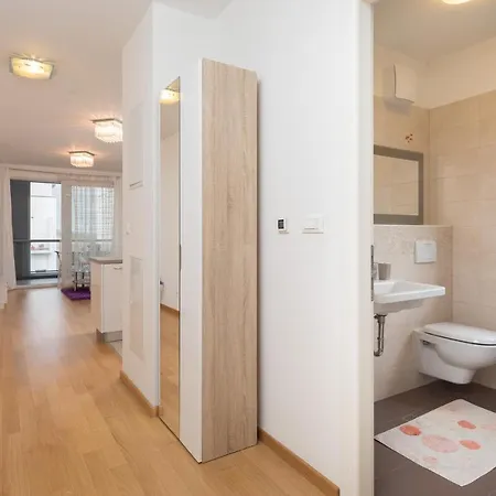 Arijana Free Private Garage شقة سبليت